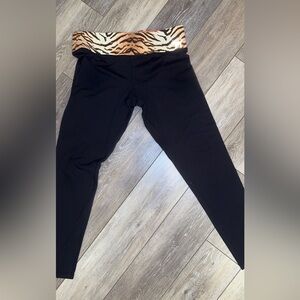 PINK Victoria’s Secret Y2K vintage yoga pants with Tiger Print Waistband